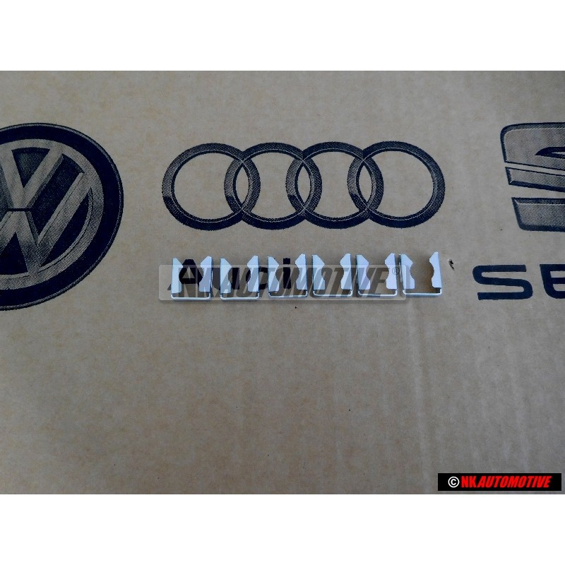 6x Genuine VW Retaining Clip - 035906037